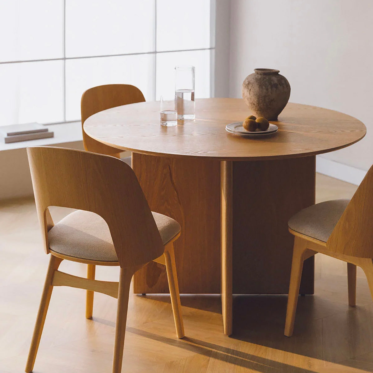 COMEDOR FLAM VISTA EN SALA DE ESTAR RCON SILLAS ESTILO MINIMALISTA