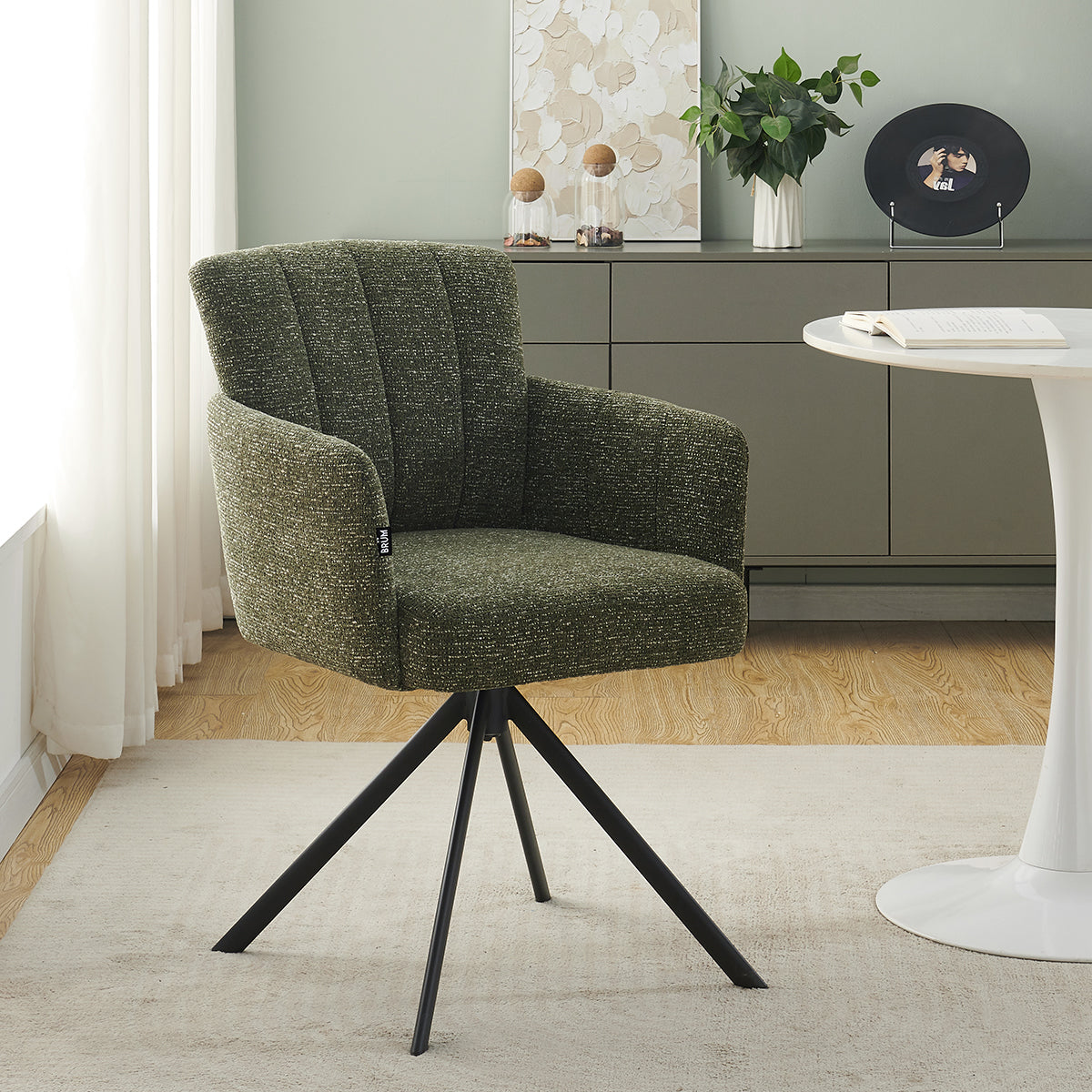 Silla Ponte Vedra Verde en Desayunador con Mueble Color Gris