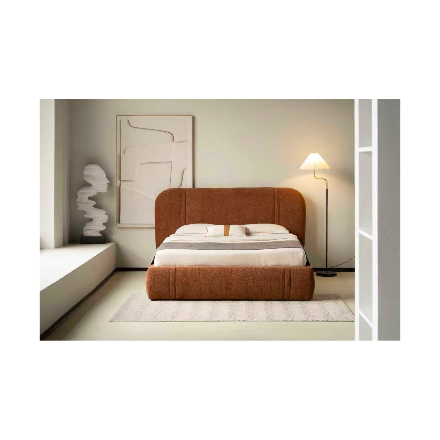 foto lifesyle cama Segovia queen size vista frontal en un carton 