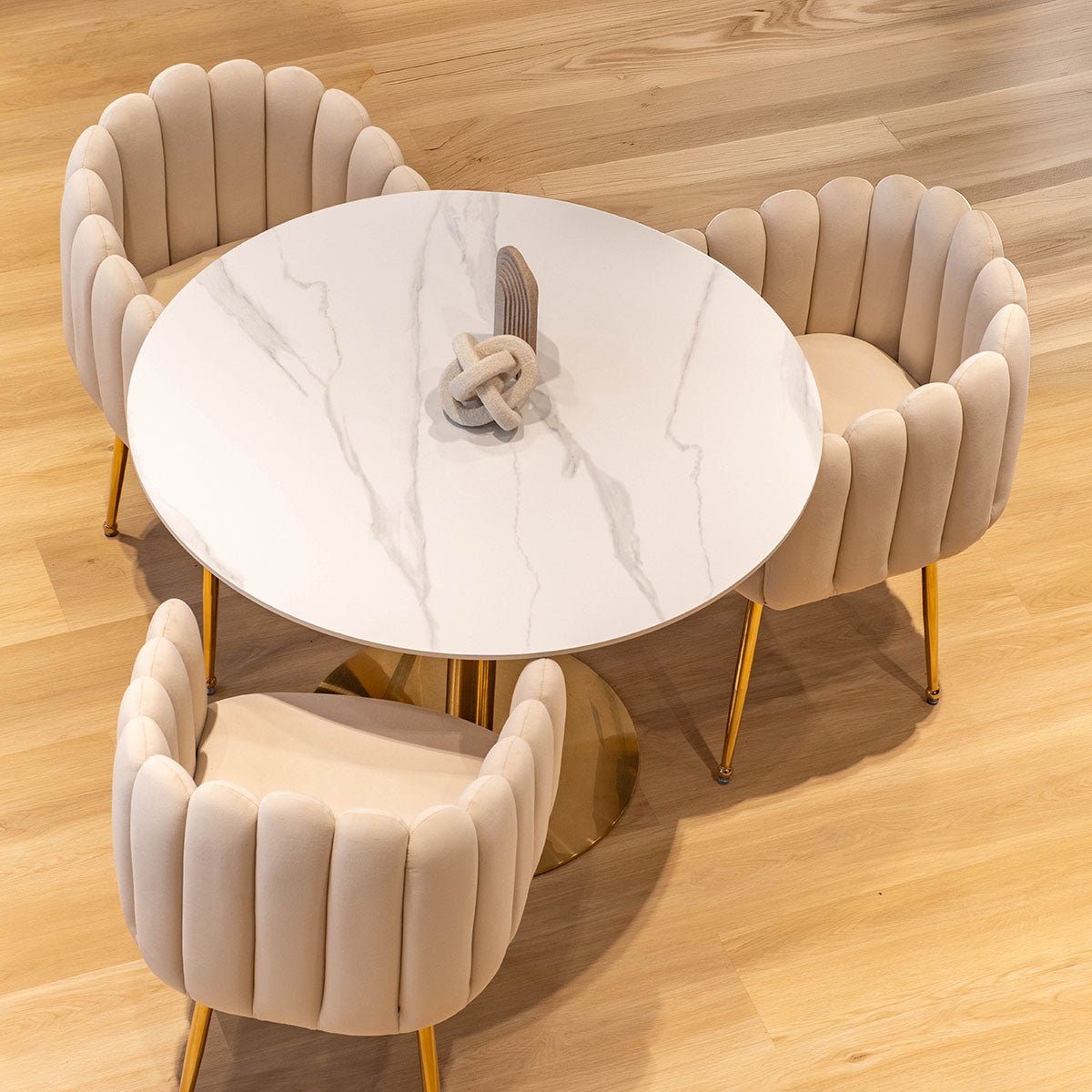 Silla Munich con Mesa de Comedor Córdoba, foto ambientada