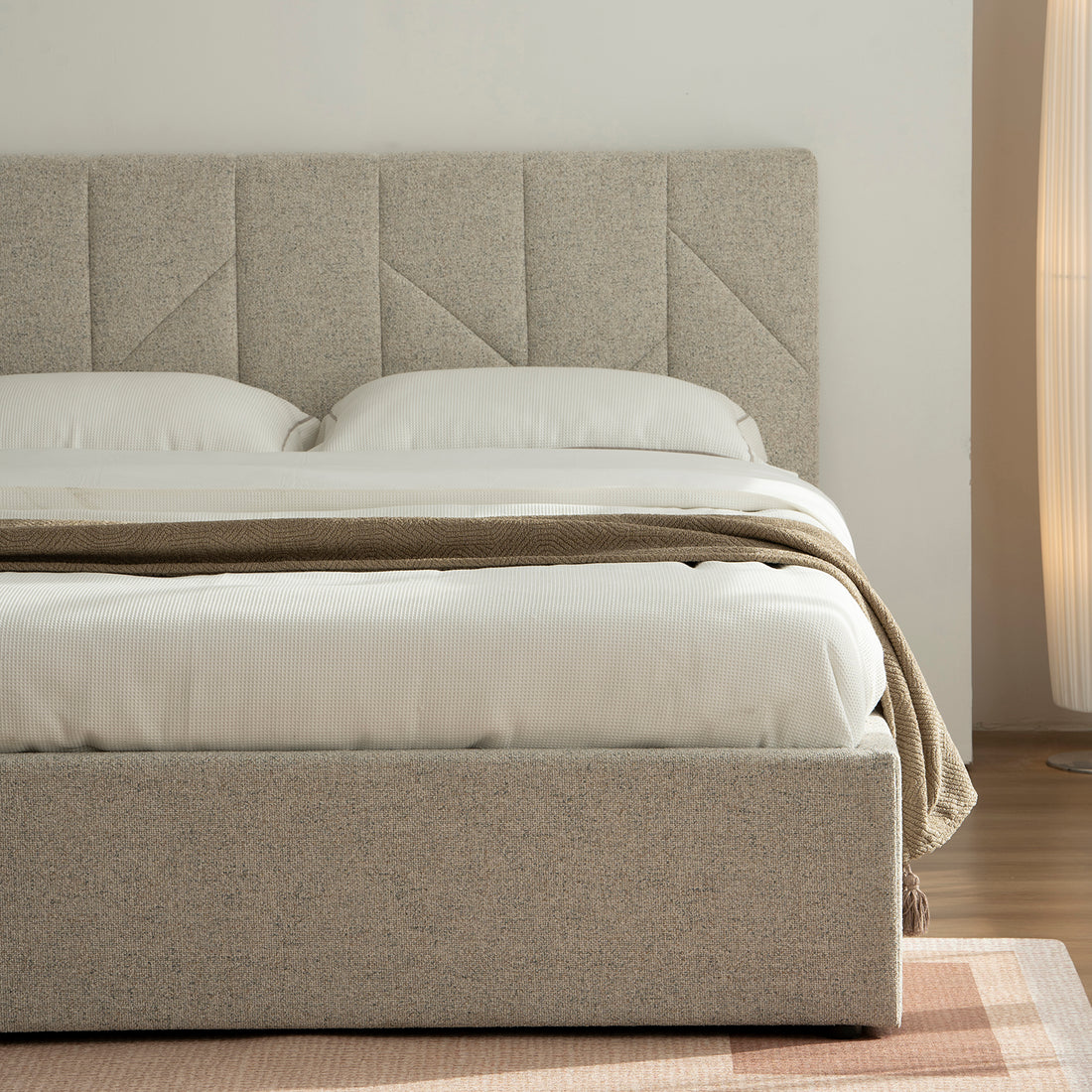 Foto lifestyle de cama alicante vista frontal