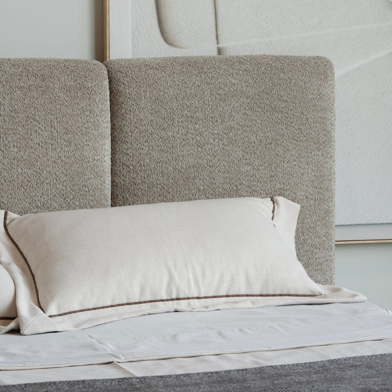 Cabecera Granada King Size Vista a Detalle con una sola almohada dentro de un cuarto