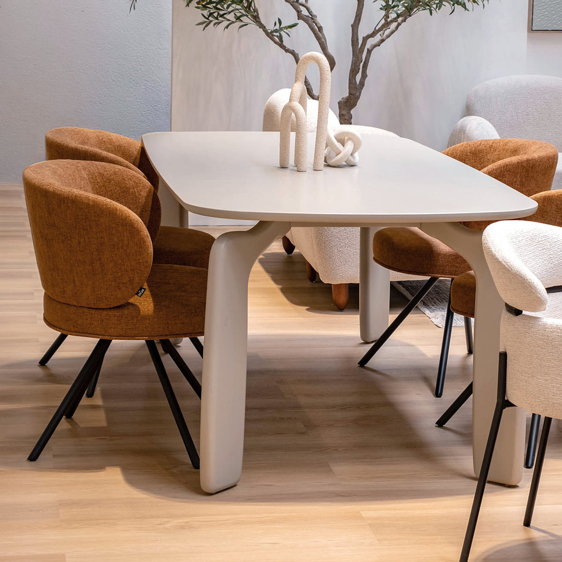 Mesa de Comedor Río Greige en comedor, foto ambientada