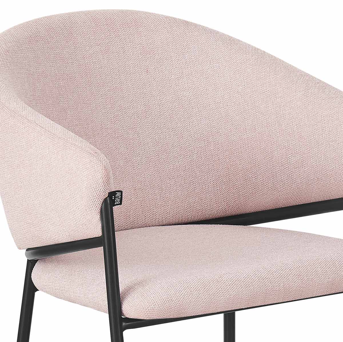 Zoom Silla Berlin pata negra beige fondo blanco vista posterior