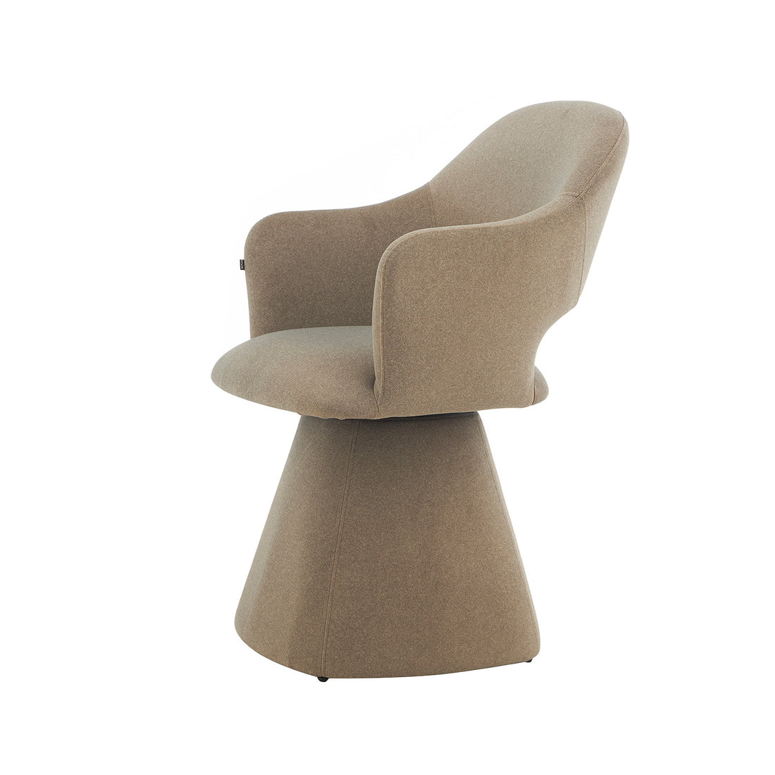 Silla Muscat Taupe Vista en Perspectiva pronunciada con Fondo Blanco