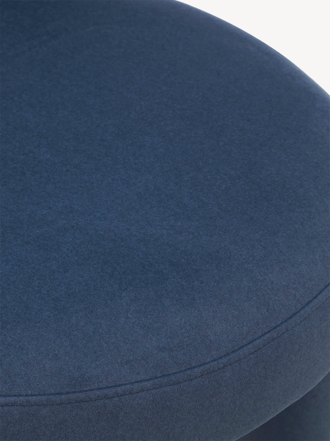 Silla de diseño Milán azul marino, detalle