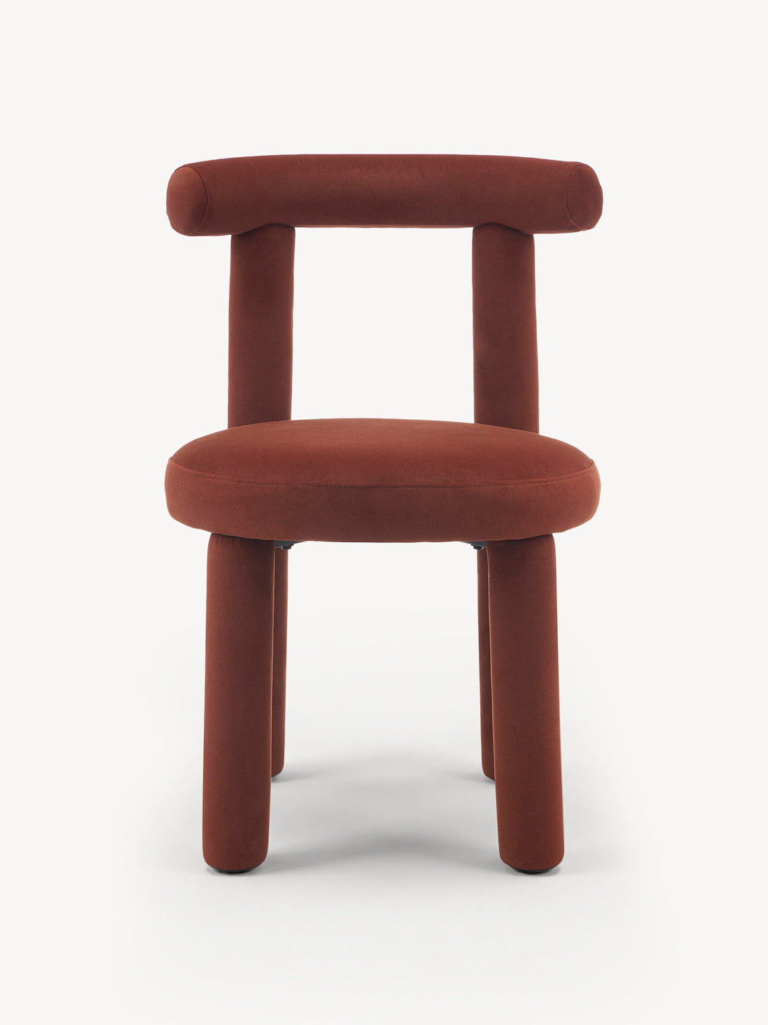 Silla de diseño Milán ocre, vista de frente