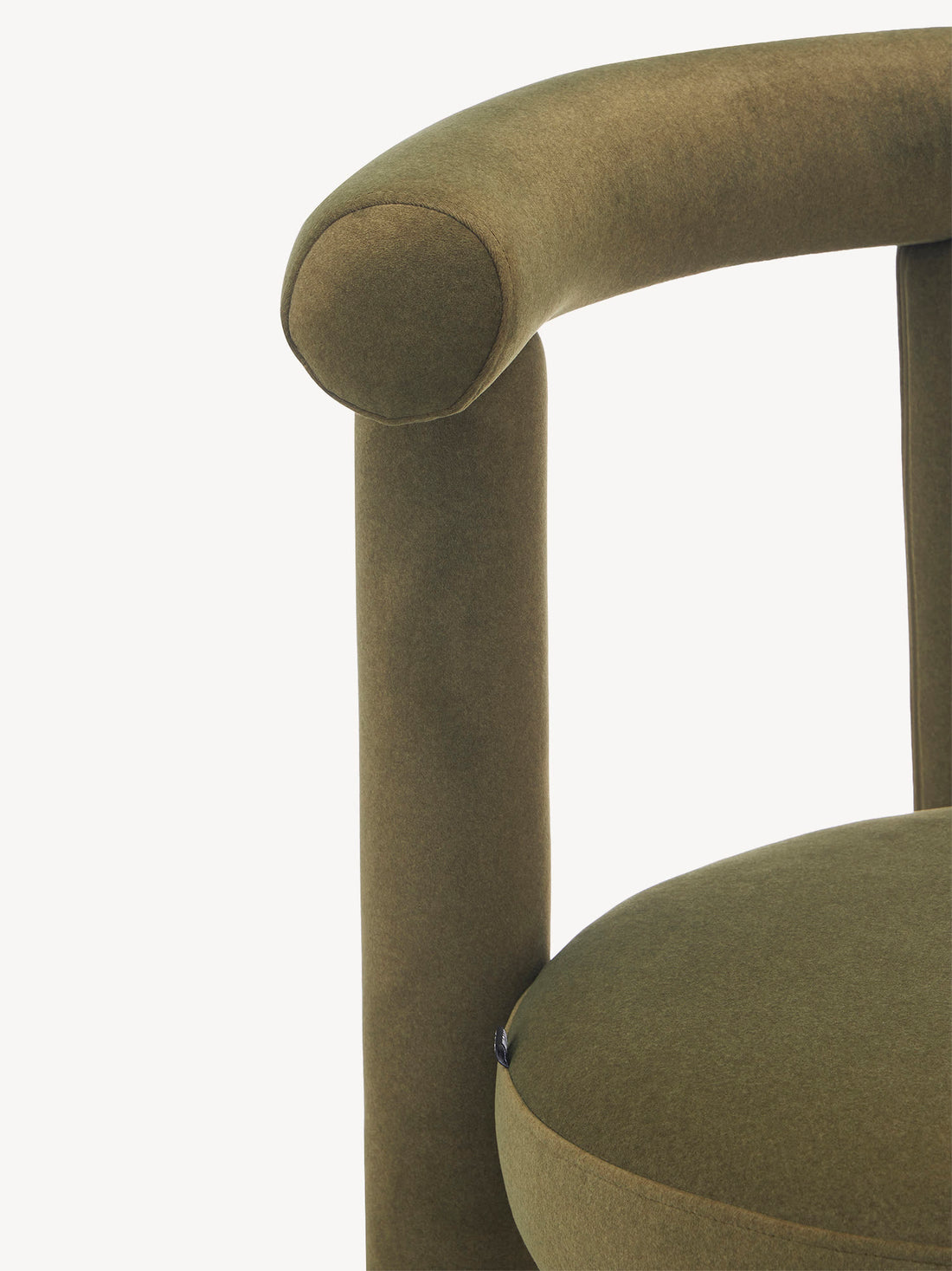 Silla de diseño Milán olivo, detalle