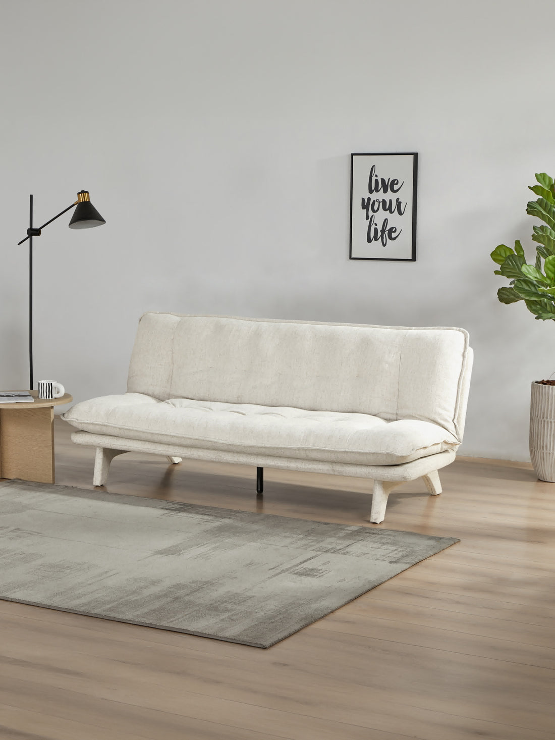 Sofá Cama Moscú beige, en un espacio decorado