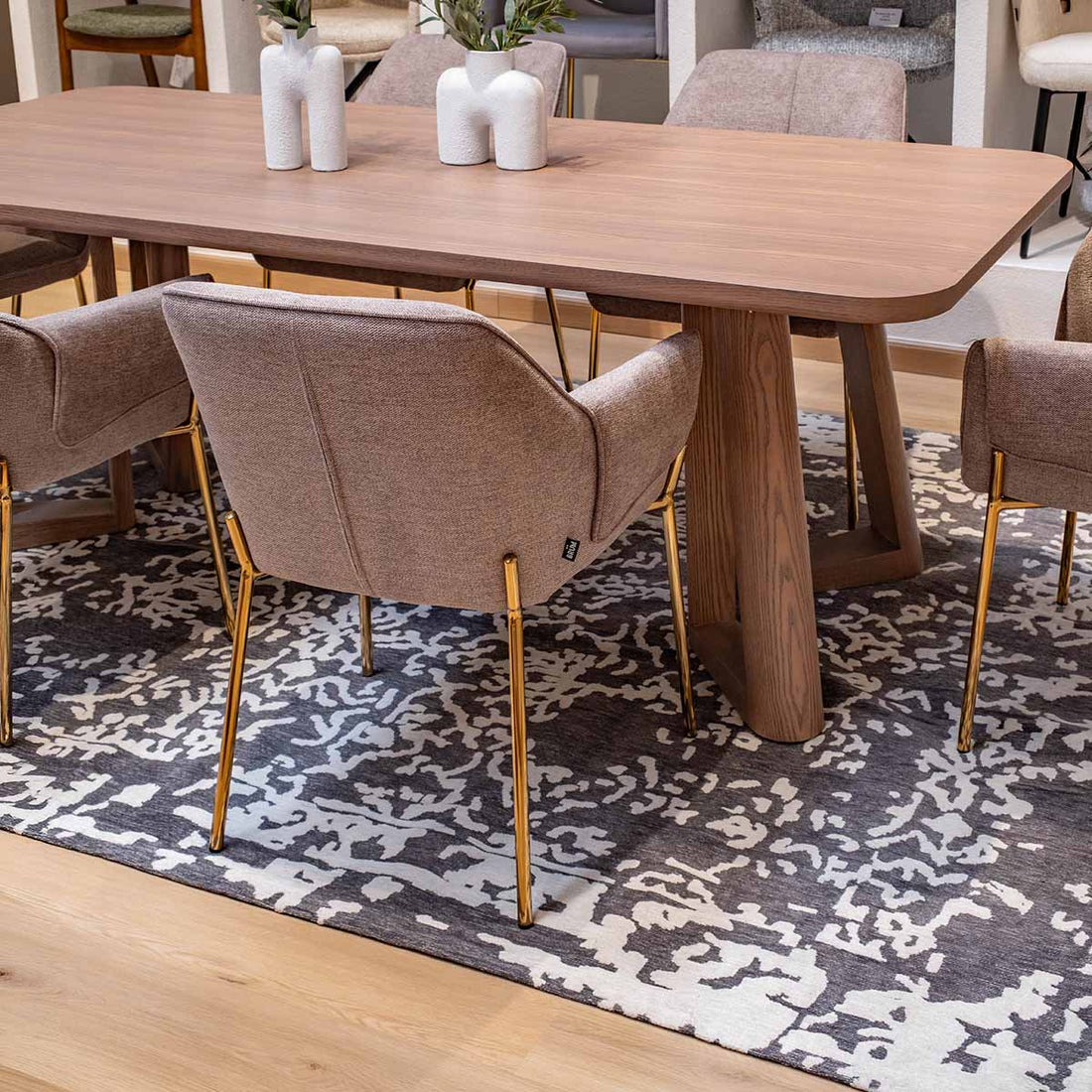 Silla Toronto, vista frontal en ambiente